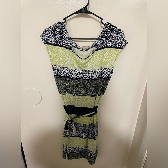 Banana Republic Dresses & Skirts - ✨Banana Republic Short Sleeve Green Cheetah Print Dress Size L